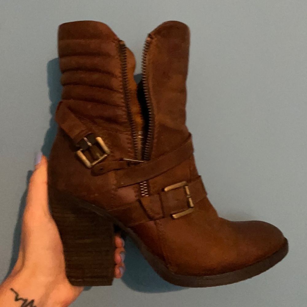 Brown leather Steve Madden heeled booties
